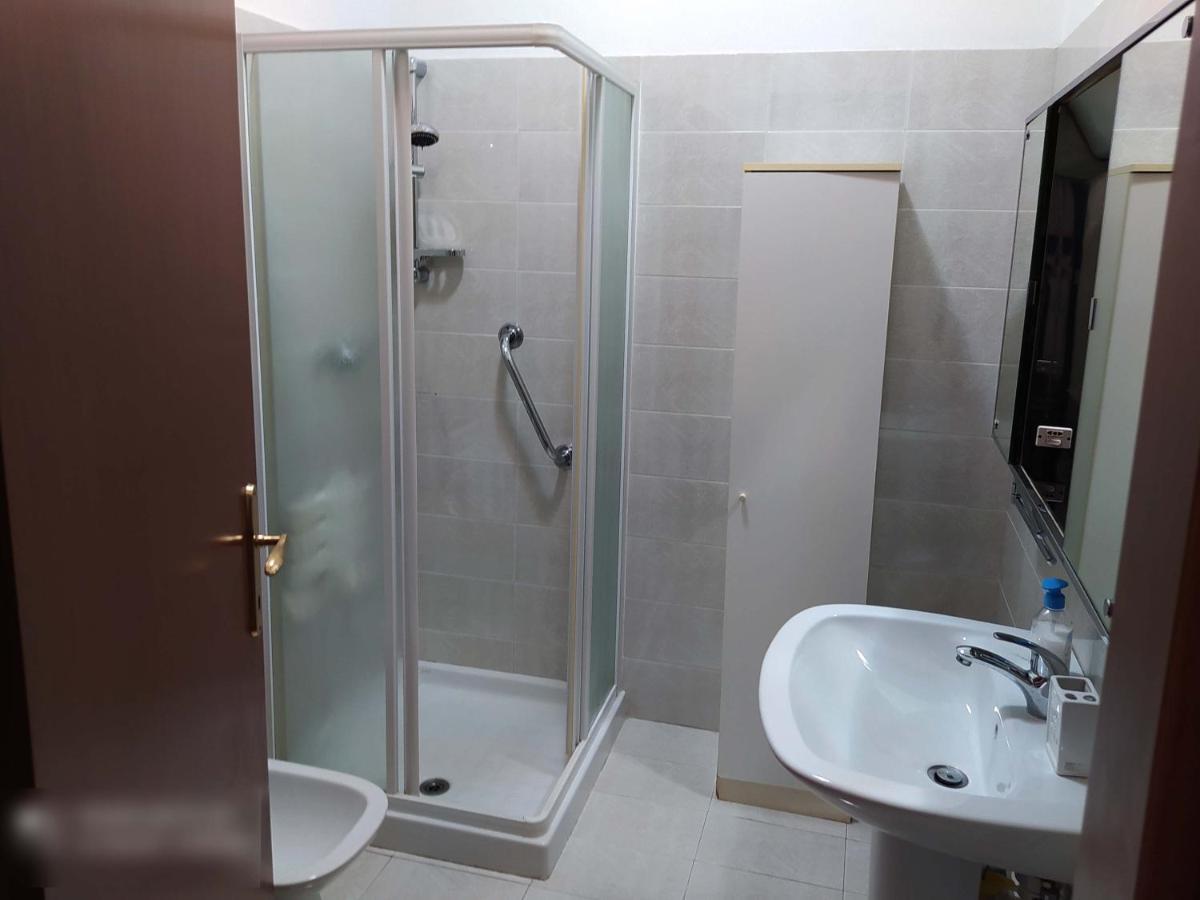Stanza Con Bagno Ed Accesso Privati Hotel Triëst Buitenkant foto